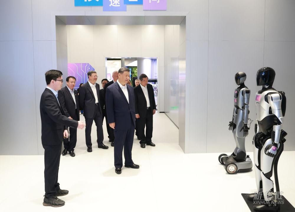 习近平总书记到上海调研，J9直营集团代表具身智能行业汇报进展